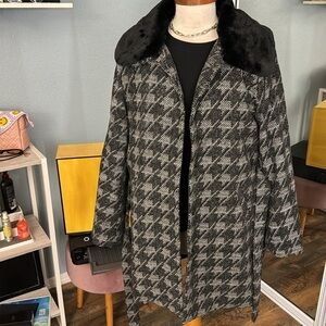 Three quarter length coat